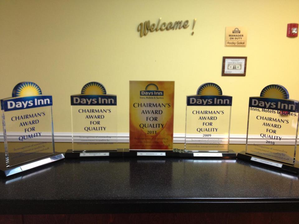 Days Inn & Suites By Wyndham Swainsboro Exterior foto
